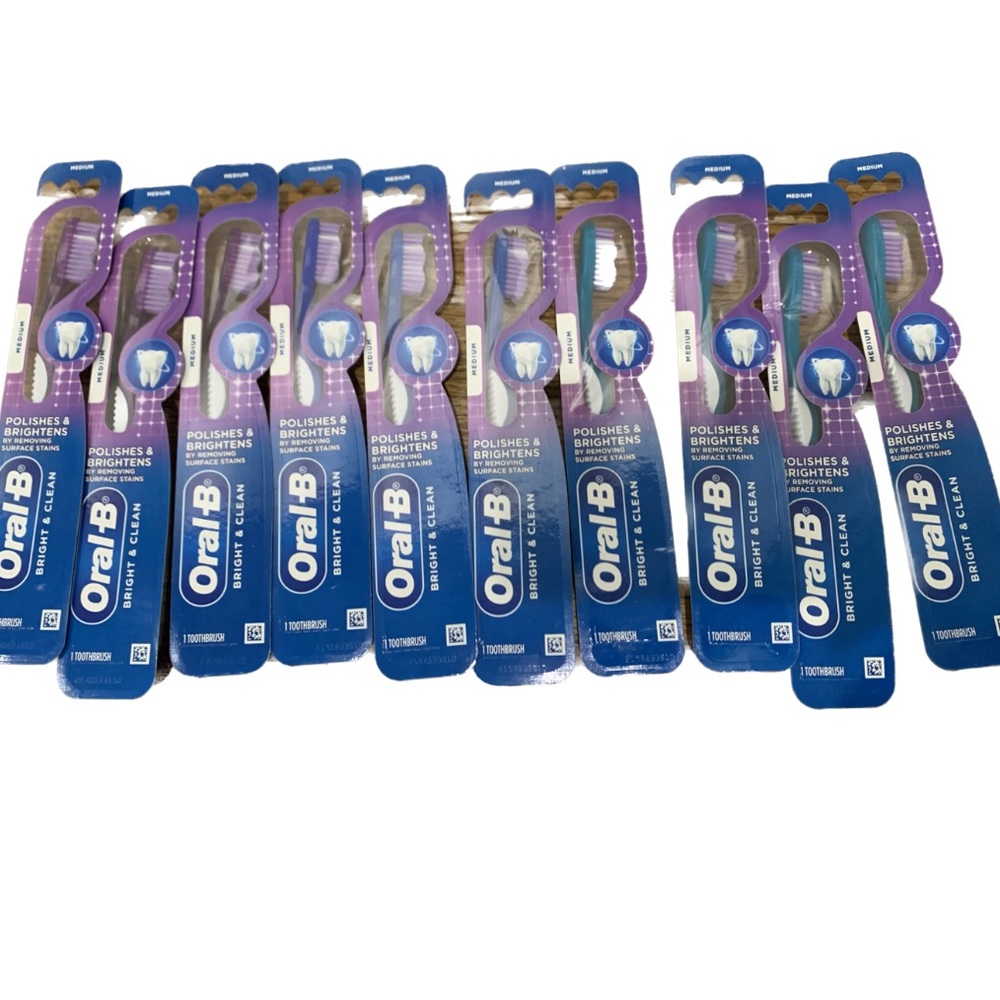 Oral-B Bright & Clean Toothbrushes - Medium